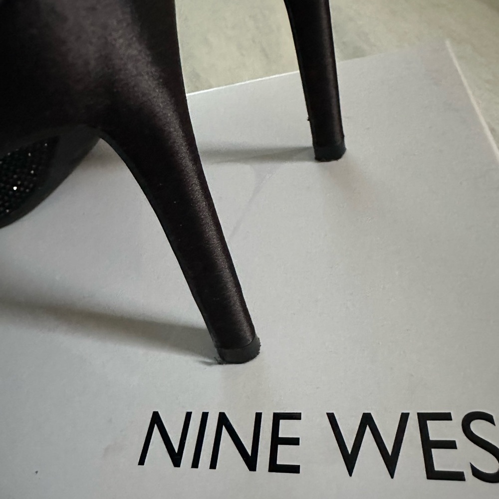 Nine West Romeo Rhinestone Slingback Pumps, Size 10 - Picture 9 of 10